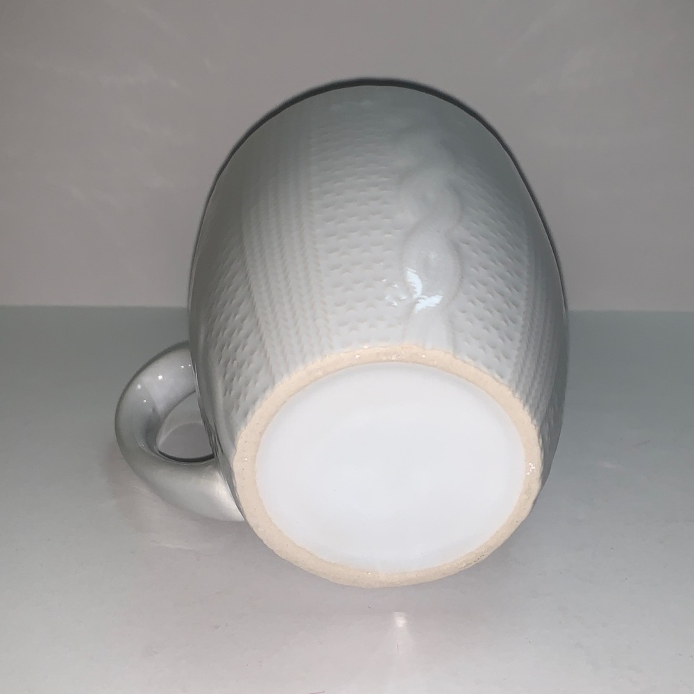 Knitted Pattern White Mug - Picture 4 of 9